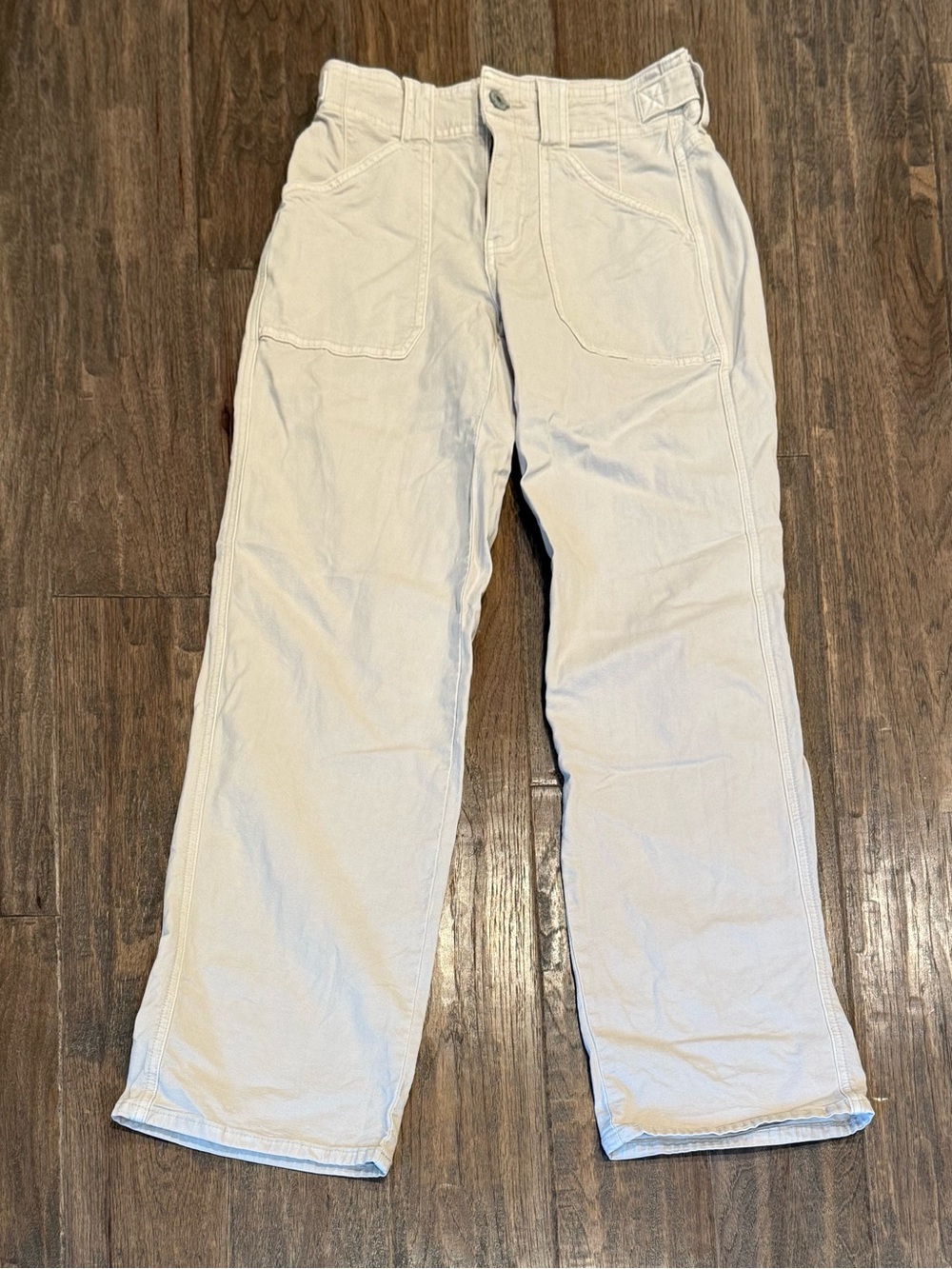 Women’s American Eagle size 00 stovepipe light brown khakis